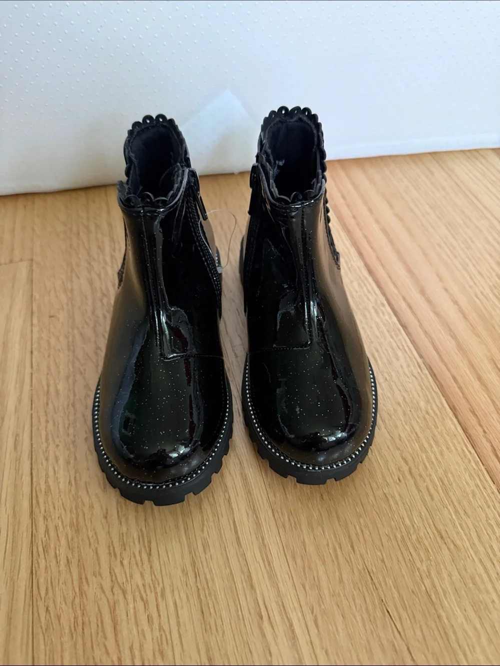 NWOT Sincerely Jules Black Glitter Patent Chelsea Boots for Kids